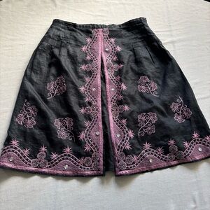 Anne Carson Black Pink Embroidered Skirt 12 | Boho Floral
